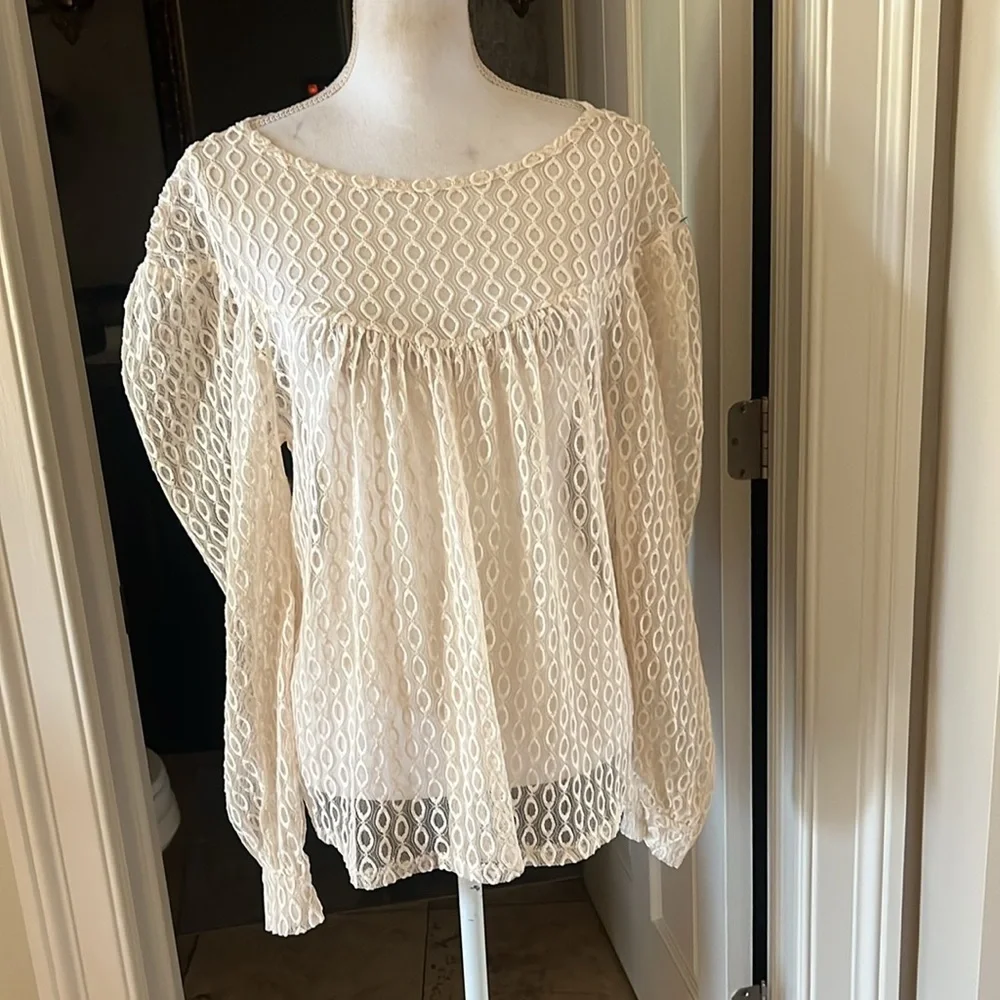 Zara ladies, sheer lace, long sleeve top very good condition Small. Oversized